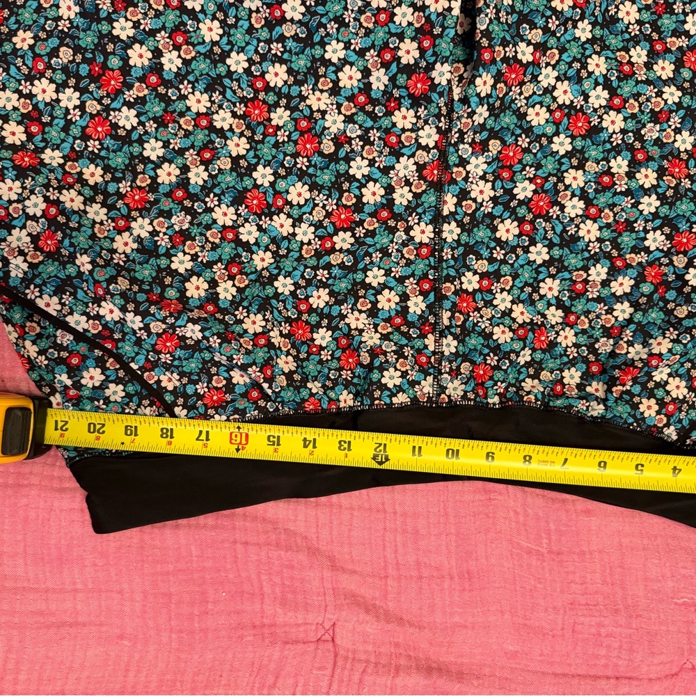 Lands’ End Floral Swim Shorts Size 18W Black Blue Red Tummy Control Swim Bottoms - Picture 5 of 8